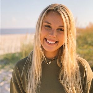 Meet your Posher, Olivia